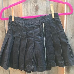 Girls Sz 10 black denim skorts